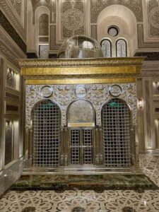 FB_IMG_1715528382773-225x300 الرئيس السيسي يفتتح مسجد السيدة زينب بعد تطويره