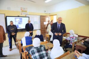 FB_IMG_1739098837420-300x200 وزير التربية والتعليم يتابع انطلاق الفصل الدراسي الثاني بعمل جولة مفاجئة في عدة مدارس بمحافظة الدقهلية 