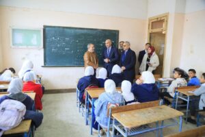 FB_IMG_1739098847540-300x200 وزير التربية والتعليم يتابع انطلاق الفصل الدراسي الثاني بعمل جولة مفاجئة في عدة مدارس بمحافظة الدقهلية 