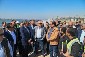 FB_IMG_1739619058930-300x200 وزير الموارد المائية. يتفقد تطهيرات ترعة الكلابية ومحطة الشنهورية وسحارة مصرف حجازة وأعمال تطوير كورنيش النيل بقنا