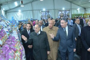 FB_IMG_1740462185363-300x200 وزير التموين والتجارة الداخلية ومحافظ القاهرة يفتتح معرض “أهلاً رمضان” بالسواح لتوفير السلع بأسعار مخفضة بمشاركة ٣٢ شركة وطرح ٥٨٠ صنفًا بخصومات تصل إلى ٣٠٪ 