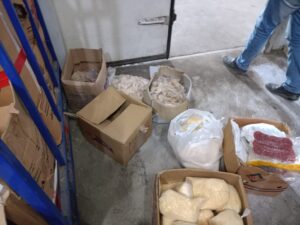 IMG-20250224-WA0052-300x225 تموين الغربية يضبط مواد غذائية منتهية الصلاحية بطنطا والمحلة