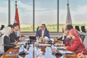 FB_IMG_1743260521661-300x199 وزير الاستثمار يلتقى الرئيس التنفيذي لشركة سامسونج- مصر لاستعراض مشروعات الشركة وخططها التوسعية بالسوق المصري