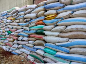 IMG-20250312-WA0059-300x225 تموين الغربية تضبط مواد غذائية مجهولة المصدر بمركز المحلة