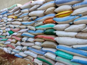 IMG-20250312-WA0063-300x225 تموين الغربية تضبط مواد غذائية مجهولة المصدر بمركز المحلة
