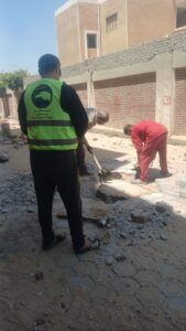 IMG-20250428-WA0010-169x300 مستقبل وطن ثان المحلة يتابع تركيب الأنترلوك بشوارع الجمهورية