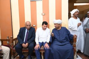 FB_IMG_1746196648750-300x200  وزير الشباب والرياضة يلتقي مشايخ العبابدة بمدينة دراو بأسوان
