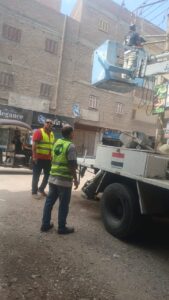 IMG-20250927-WA0015-169x300 «مستقبل وطن» ثان المحلة يشارك في حملة صيانة أعمدة الإنارة بشارع الجمهورية