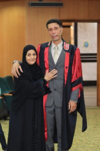 IMG-20251016-WA0036-1-200x300 تكريم الباحث محمد صديق أمين مساعد العمل الجماهيرى بثان المحلة .. تقديرًا لإسهاماته الأكاديمية فى تطوير مفاهيم القيادة والإدارة