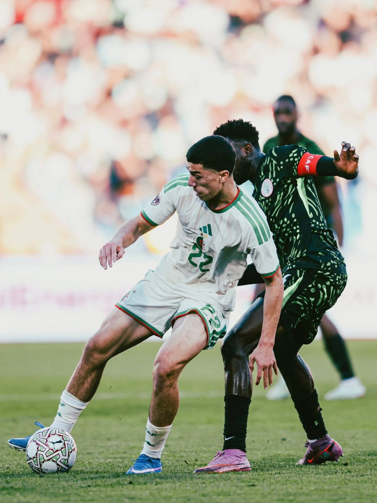 الكاف يفتح تحقيق وعقوبات ضخمة محتملة