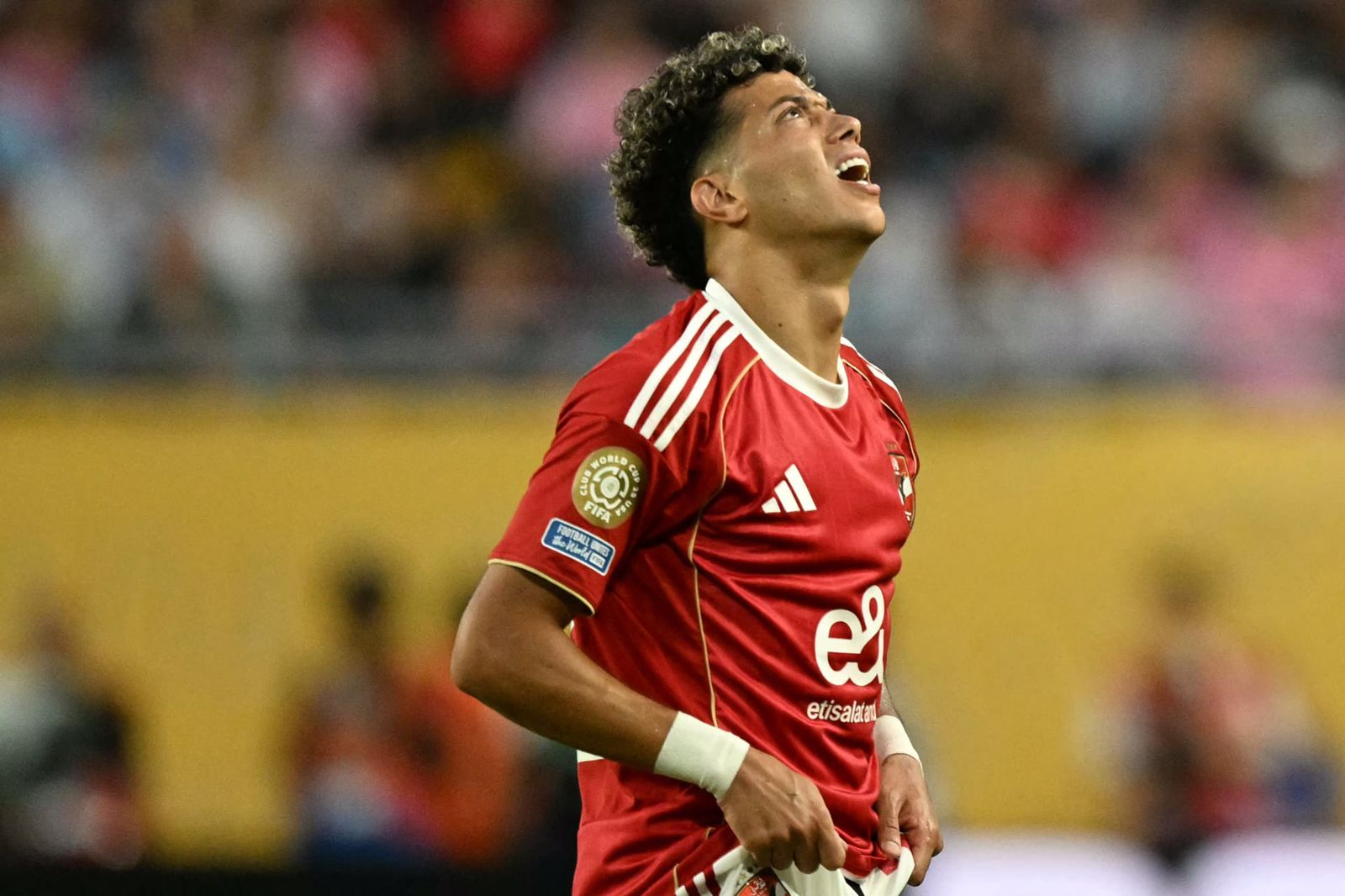 عقوبات متتالية.. إمام عاشور يدفع ثمن تخلفه عن رحلة تنزانيا مع الأهلي