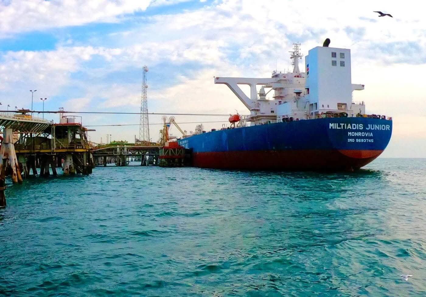 توقف الإنتاج القطري والتوترات العالمية تشعل من أسعار النفط