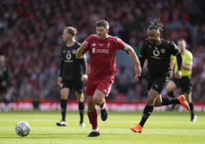 FB_IMG_1774723585298-300x211 بلمسة "زيزو" المعتادة.. محمد زيدان يتألق في تعادل مثير بين أساطير دورتموند وليفربول